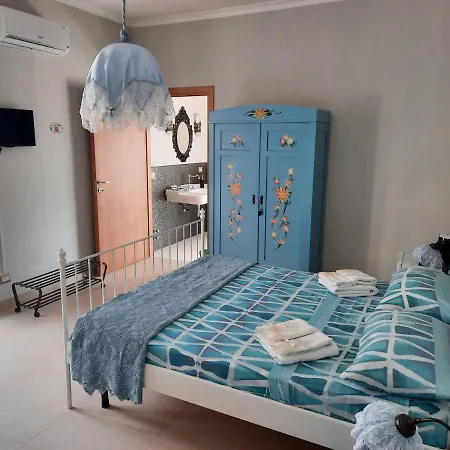 Ada Bed & Breakfast 2*