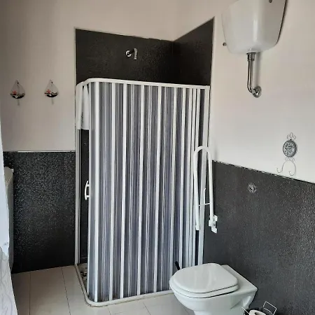 Ada Bed & Breakfast 2*