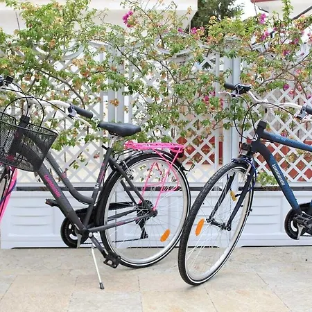 ベッド・アンド・ブレックファスト Ada アグローポリ