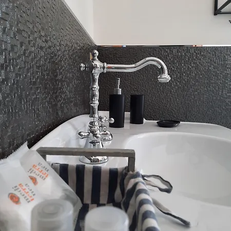 ベッド・アンド・ブレックファスト Ada 4*