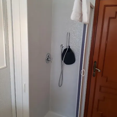 Ada 2*