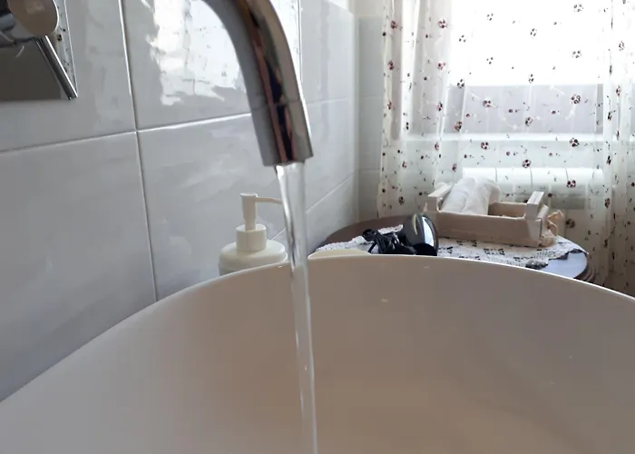 Ada Bed & Breakfast 4*