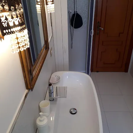 Ada Bed & Breakfast 4*