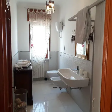 Alojamento de Acomodação e Pequeno-almoço Ada Agropoli