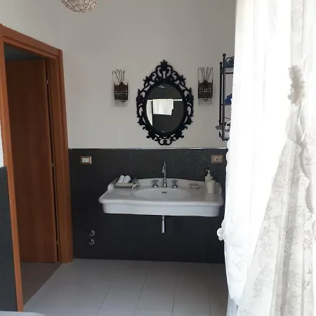 Ada לינה וארוחת בוקר 4*